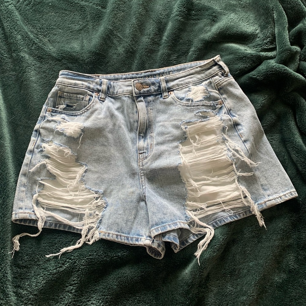 American Eagle High Rise Mom Short